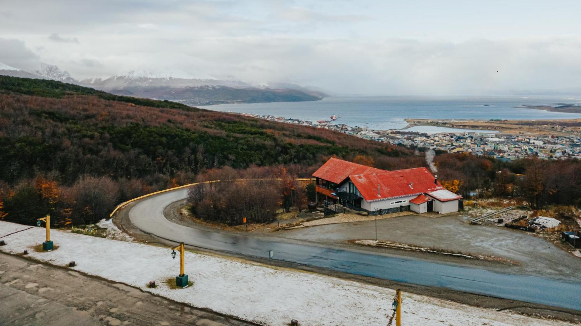 Wyndham Garden Ushuaia Hotel Del Glaciar Exterior photo